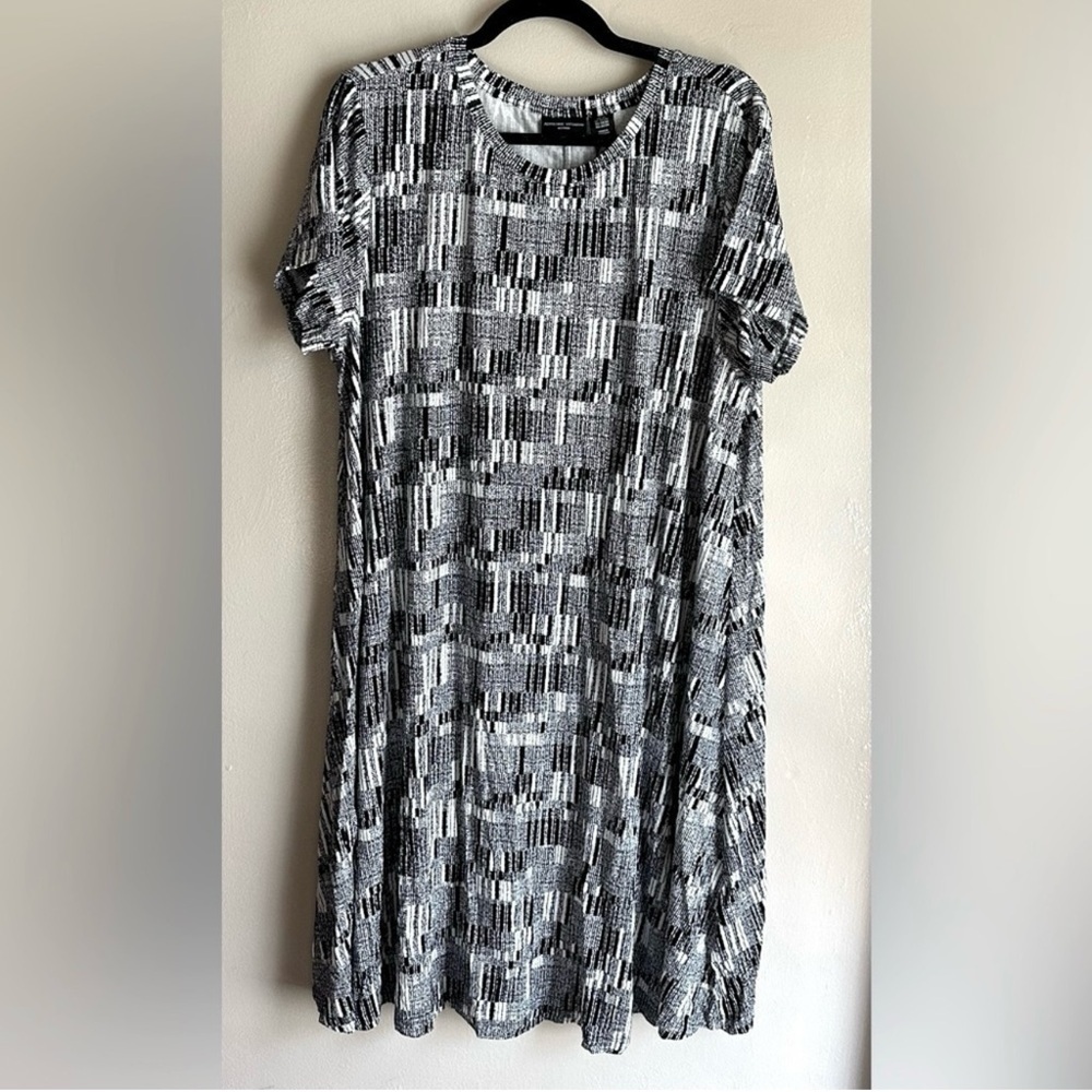 Adrienne Vittadini Monochrome Geometric Dress